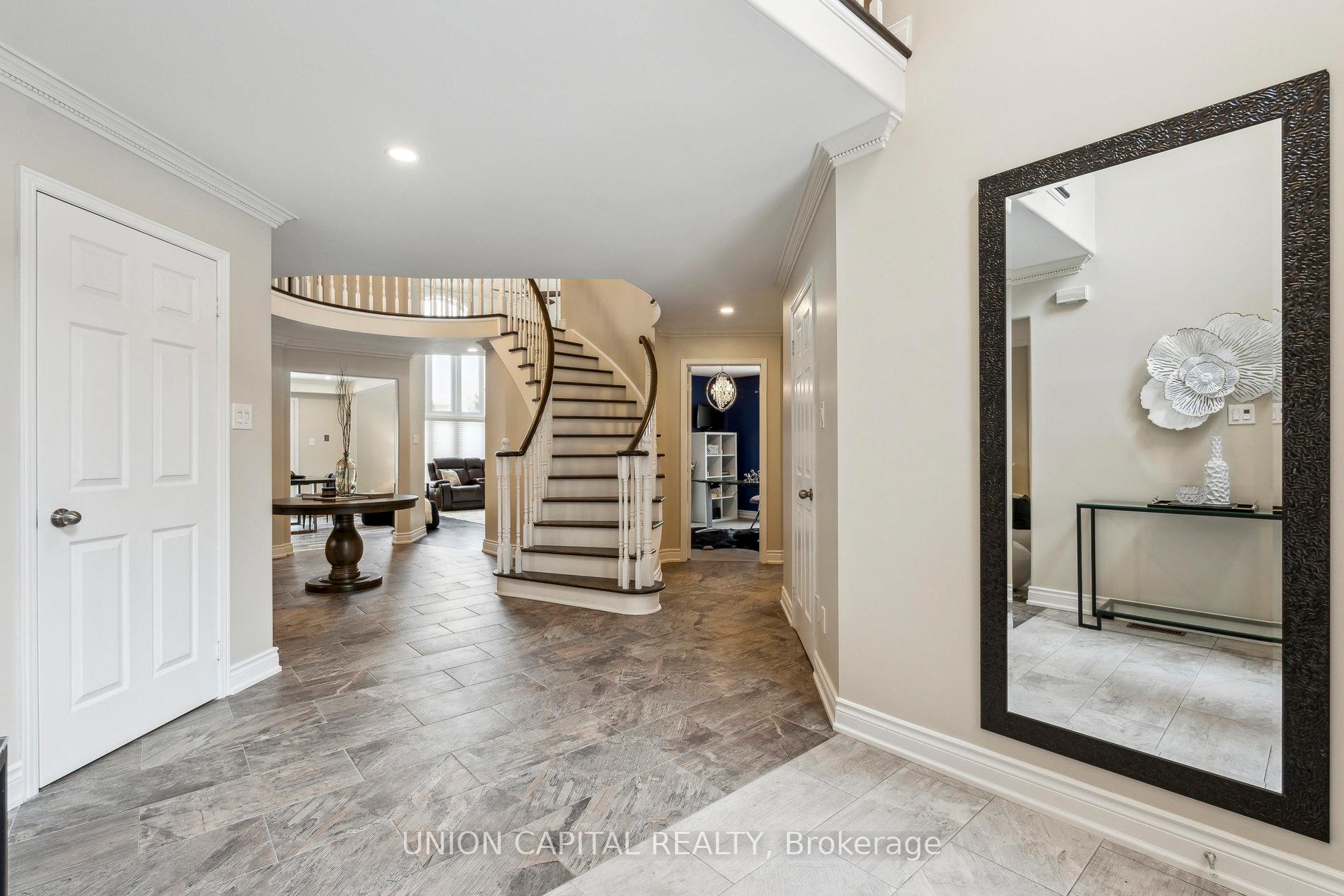Photo 3 of 85 Charing Crescent, Aurora, Aurora Highlands — HOMEH