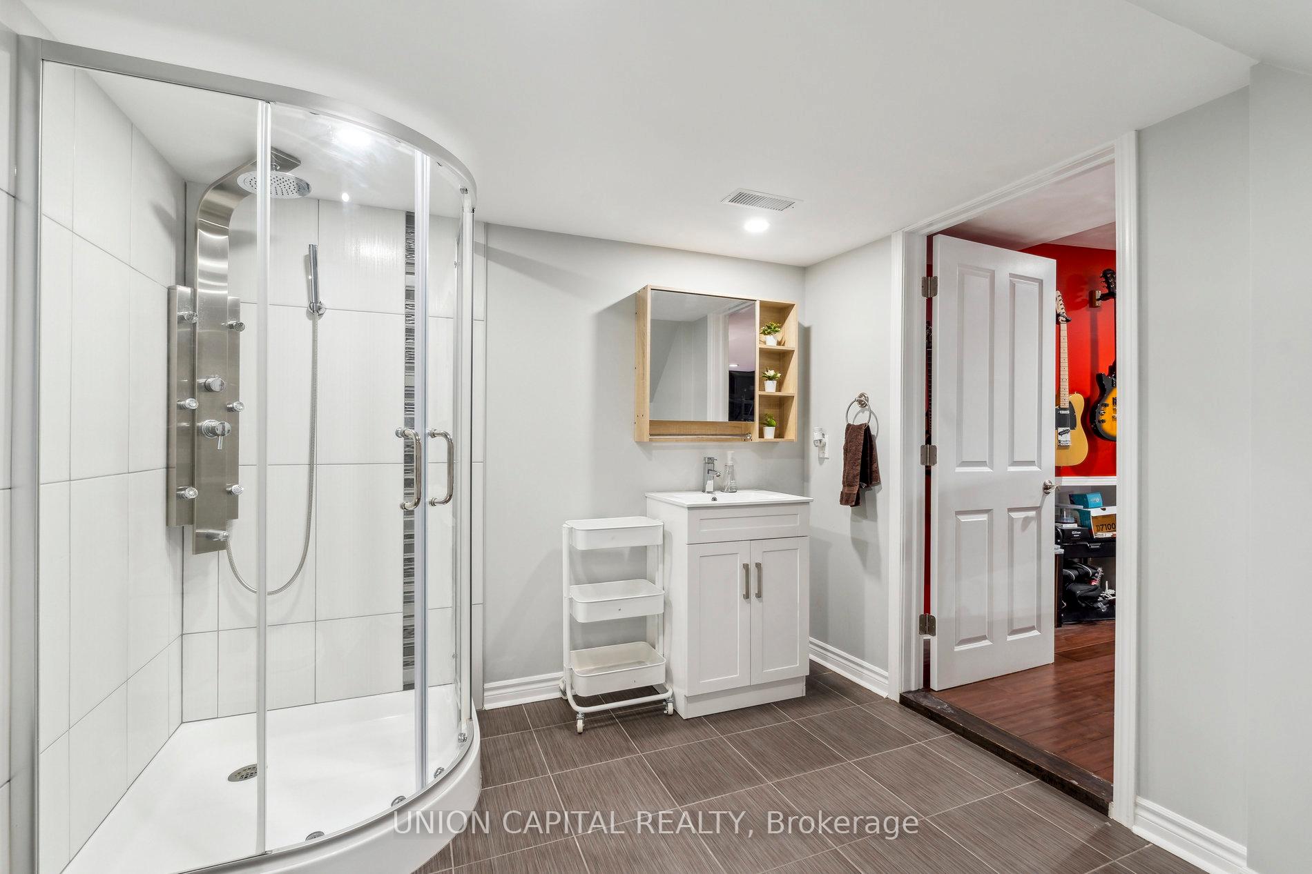 Photo 50 of 85 Charing Crescent, Aurora, Aurora Highlands — HOMEH