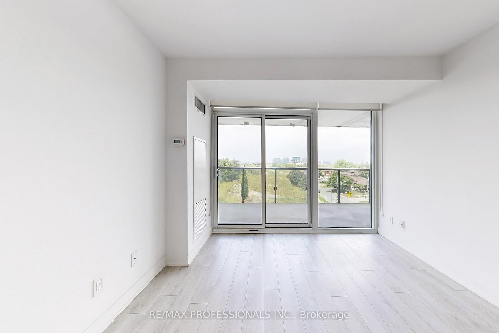 Photo 4 of Unit 613, 120 Varna Drive, Toronto, Englemount-Lawrence — HOMEH