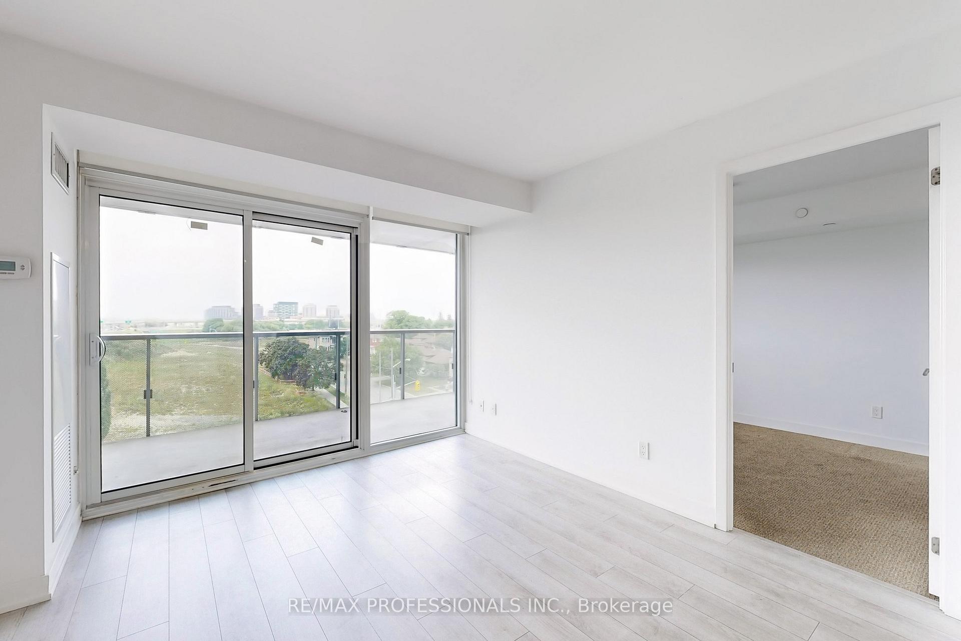 Photo 5 of Unit 613, 120 Varna Drive, Toronto, Englemount-Lawrence — HOMEH