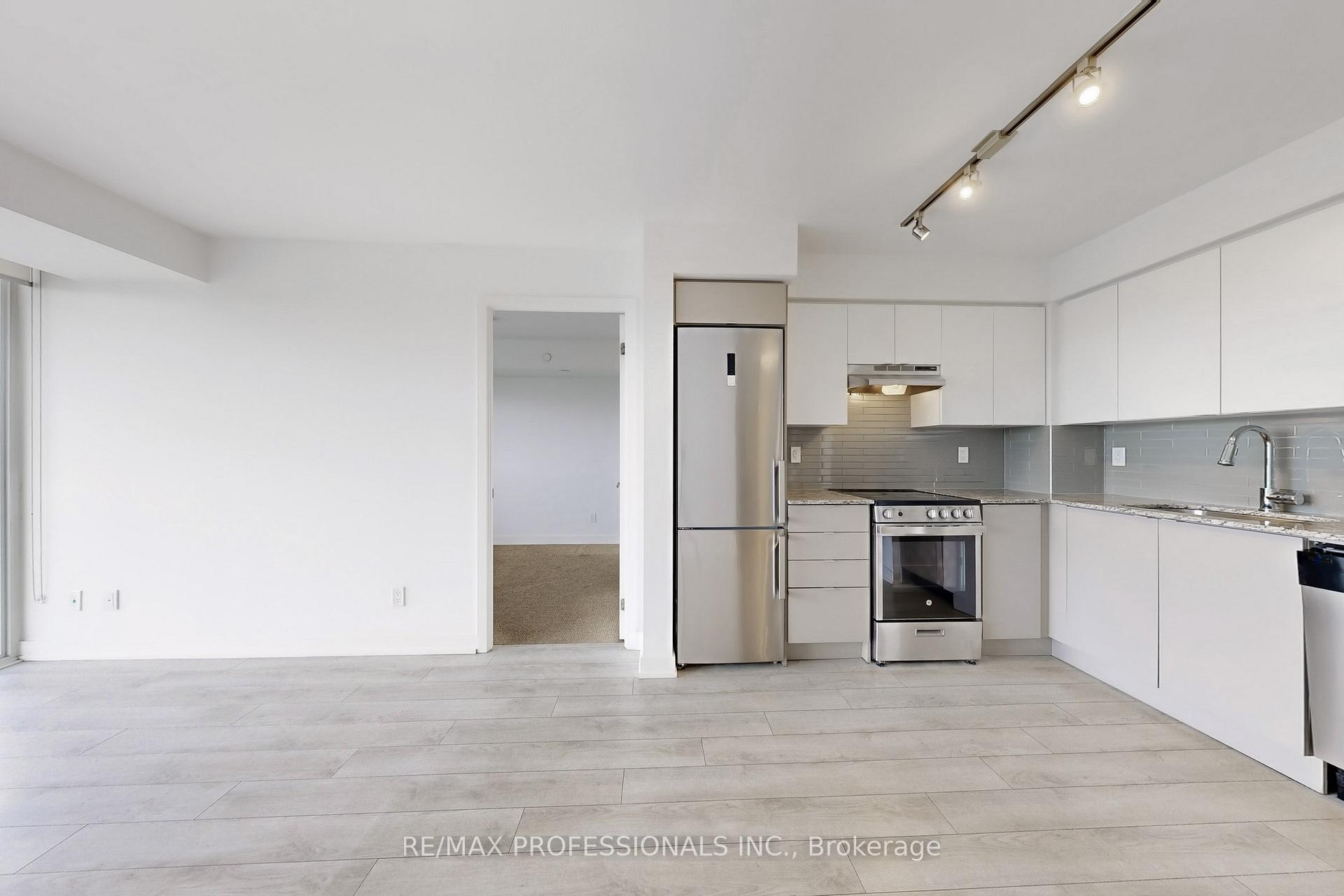 Photo 8 of Unit 613, 120 Varna Drive, Toronto, Englemount-Lawrence — HOMEH