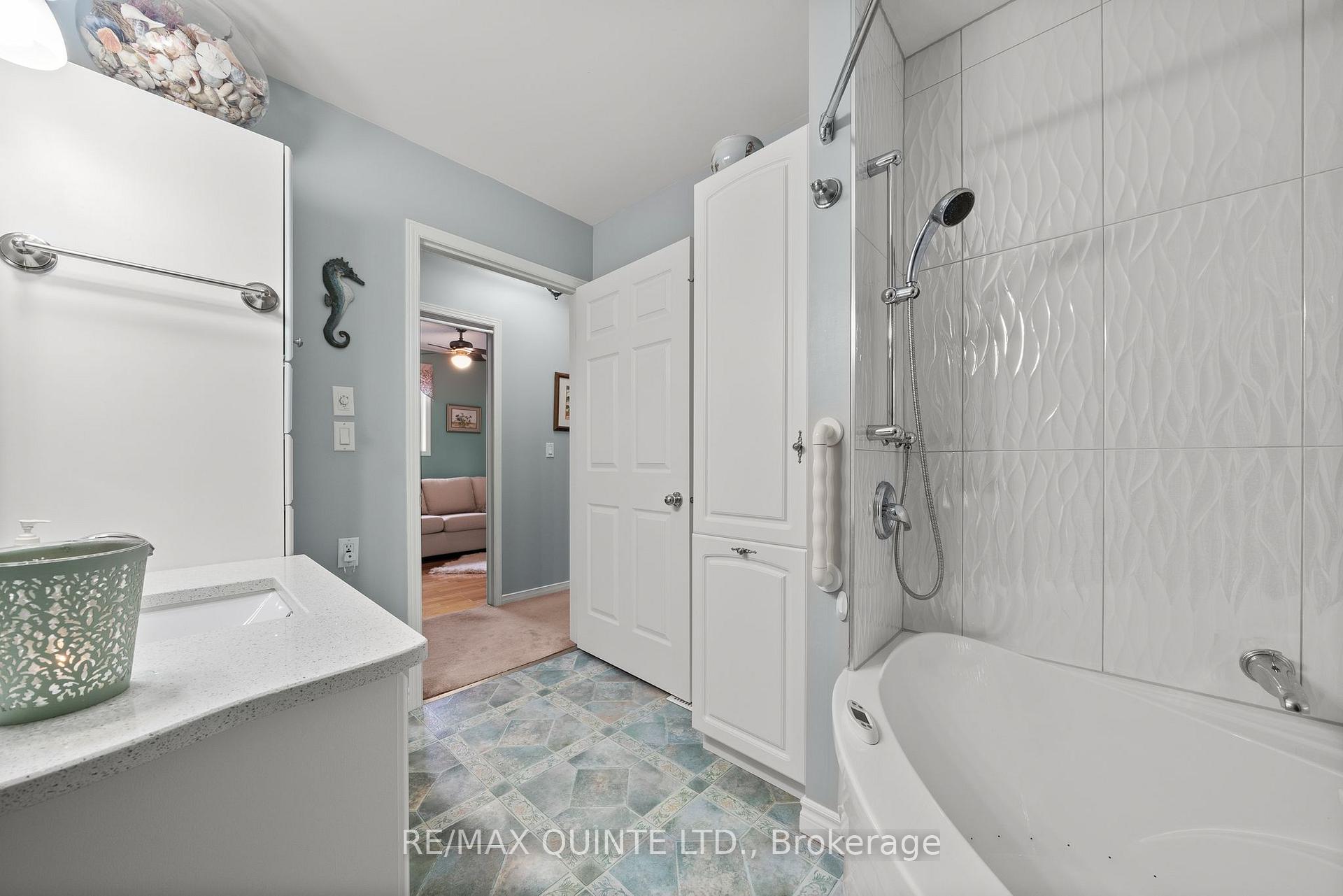Photo 24 of Unit 10, 351 Cannifton Road, Belleville, Thurlow Ward — HOMEH