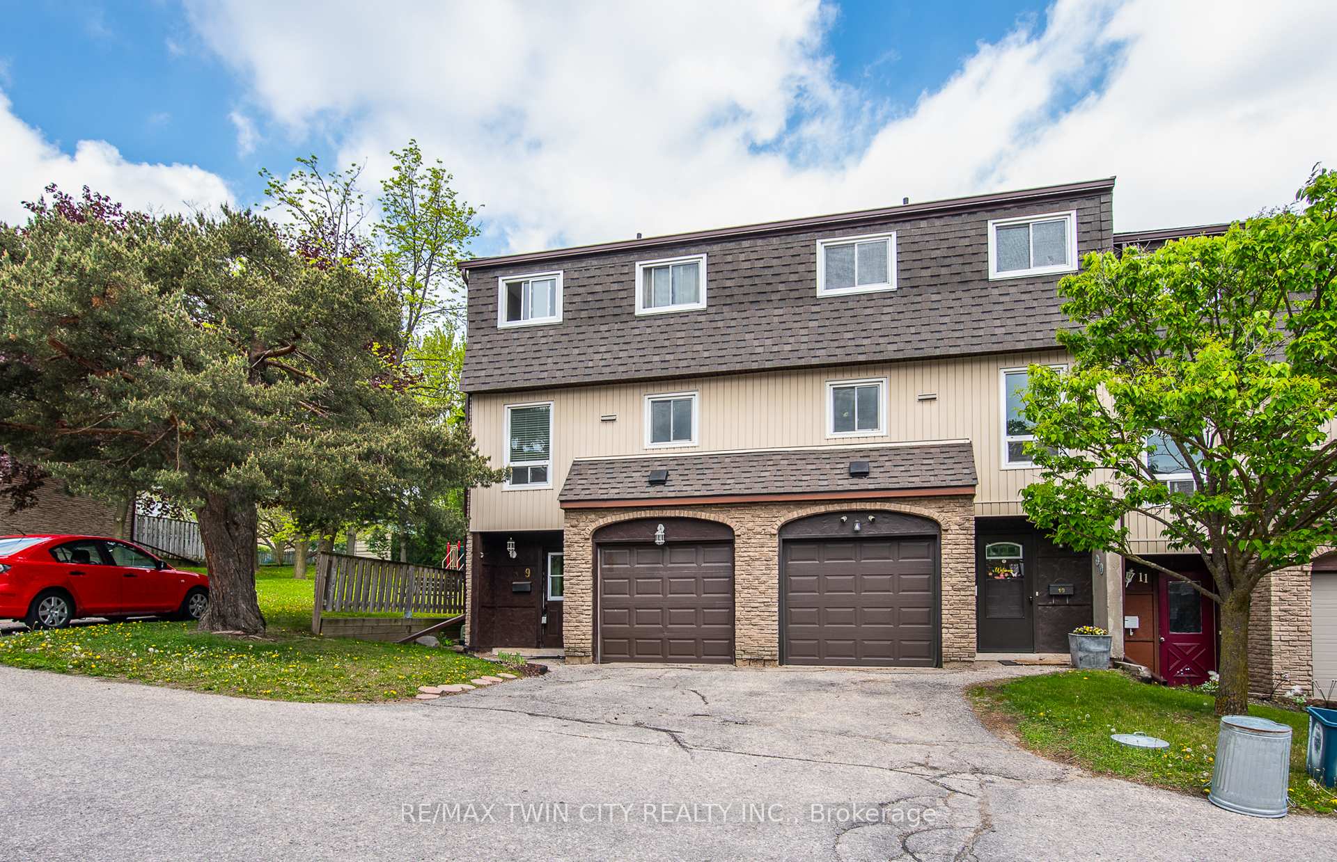 Photo 2 of Unit 9, 80 Old Country Drive, Kitchener — HOMEH