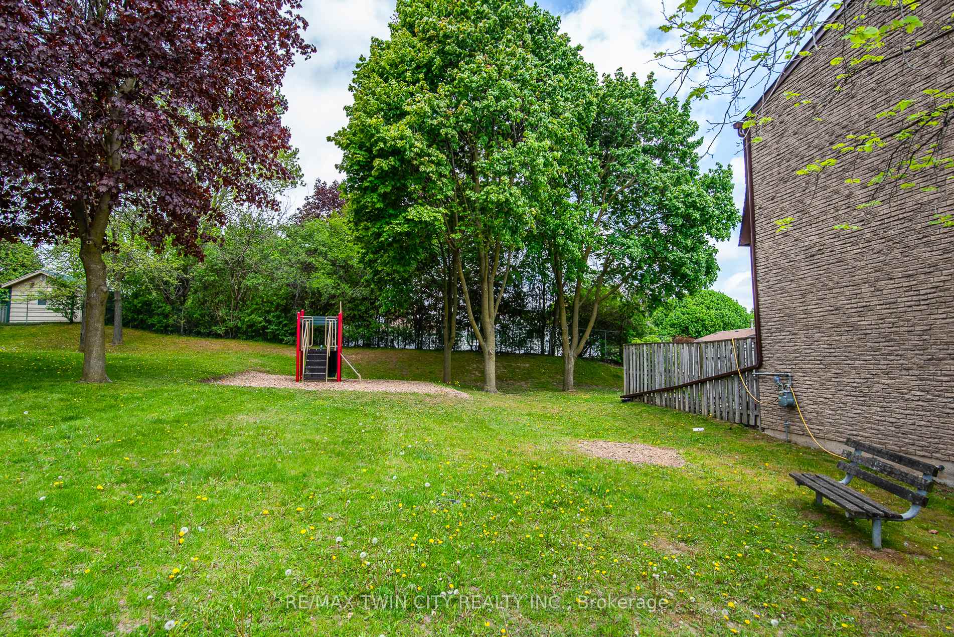 Photo 11 of Unit 9, 80 Old Country Drive, Kitchener — HOMEH