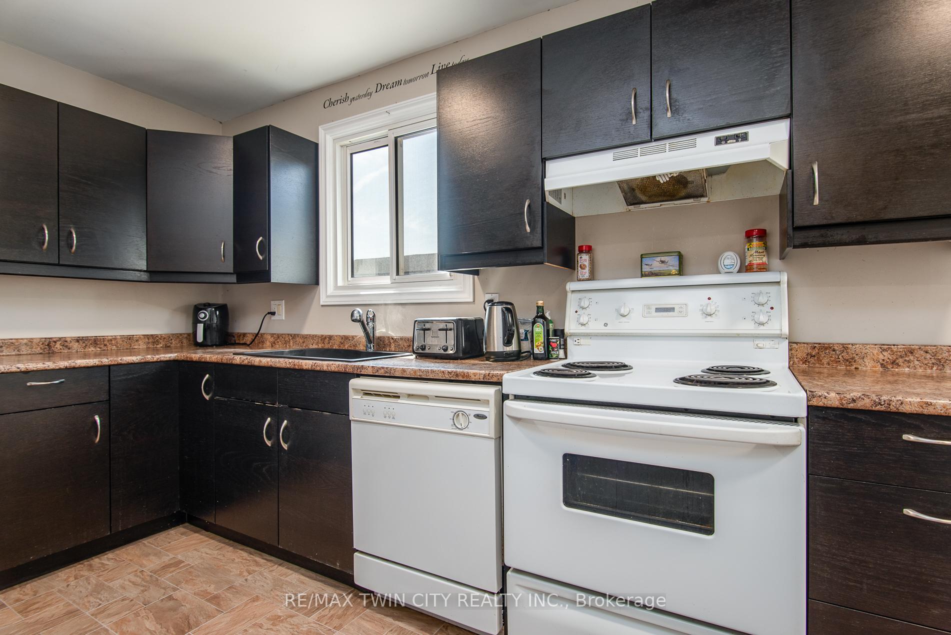 Photo 24 of Unit 9, 80 Old Country Drive, Kitchener — HOMEH