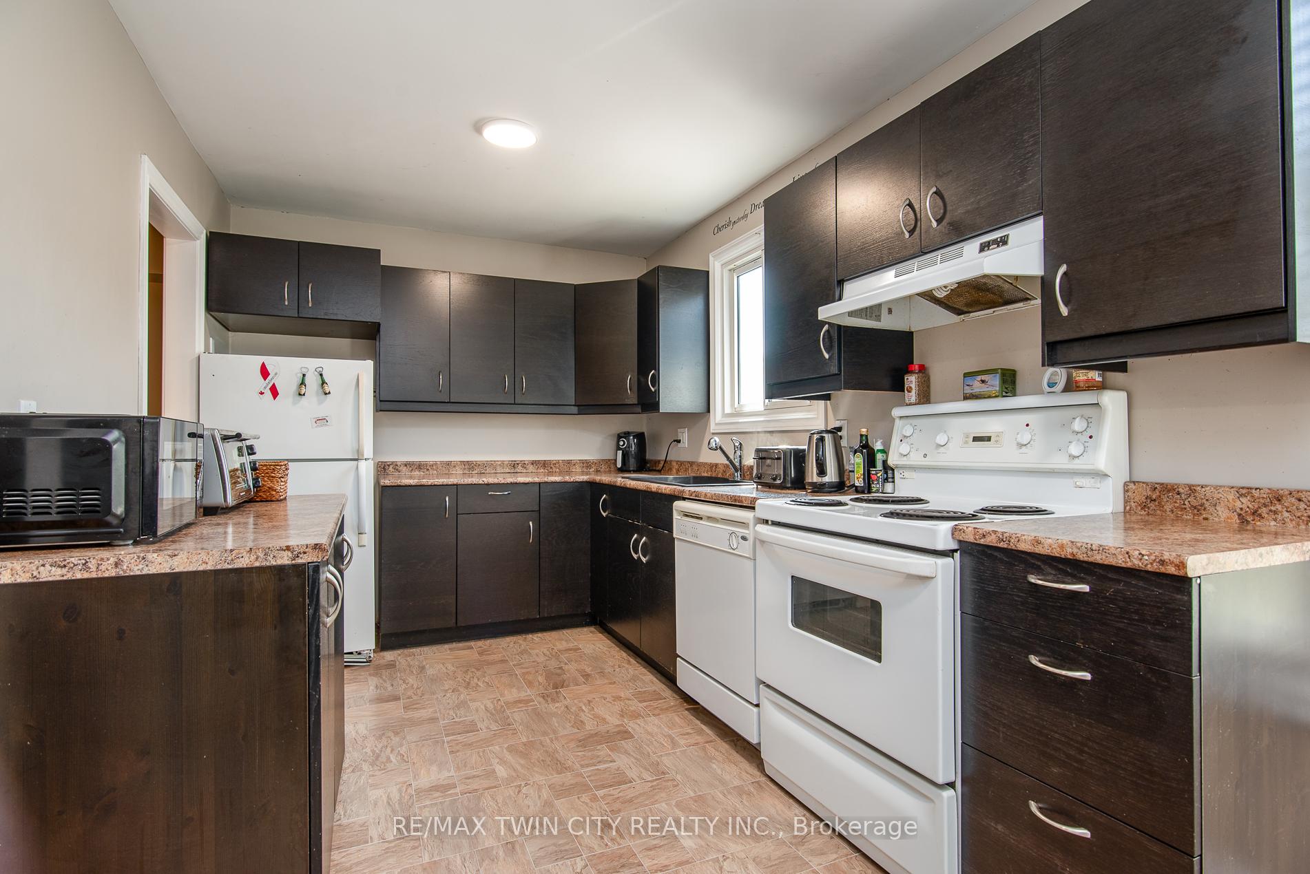 Photo 25 of Unit 9, 80 Old Country Drive, Kitchener — HOMEH