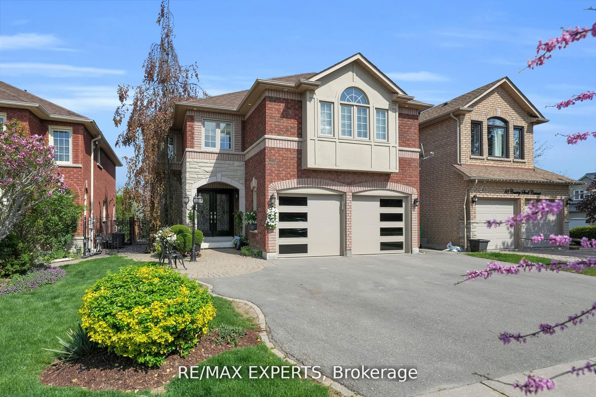 Front of 36 Country Stroll Crescent