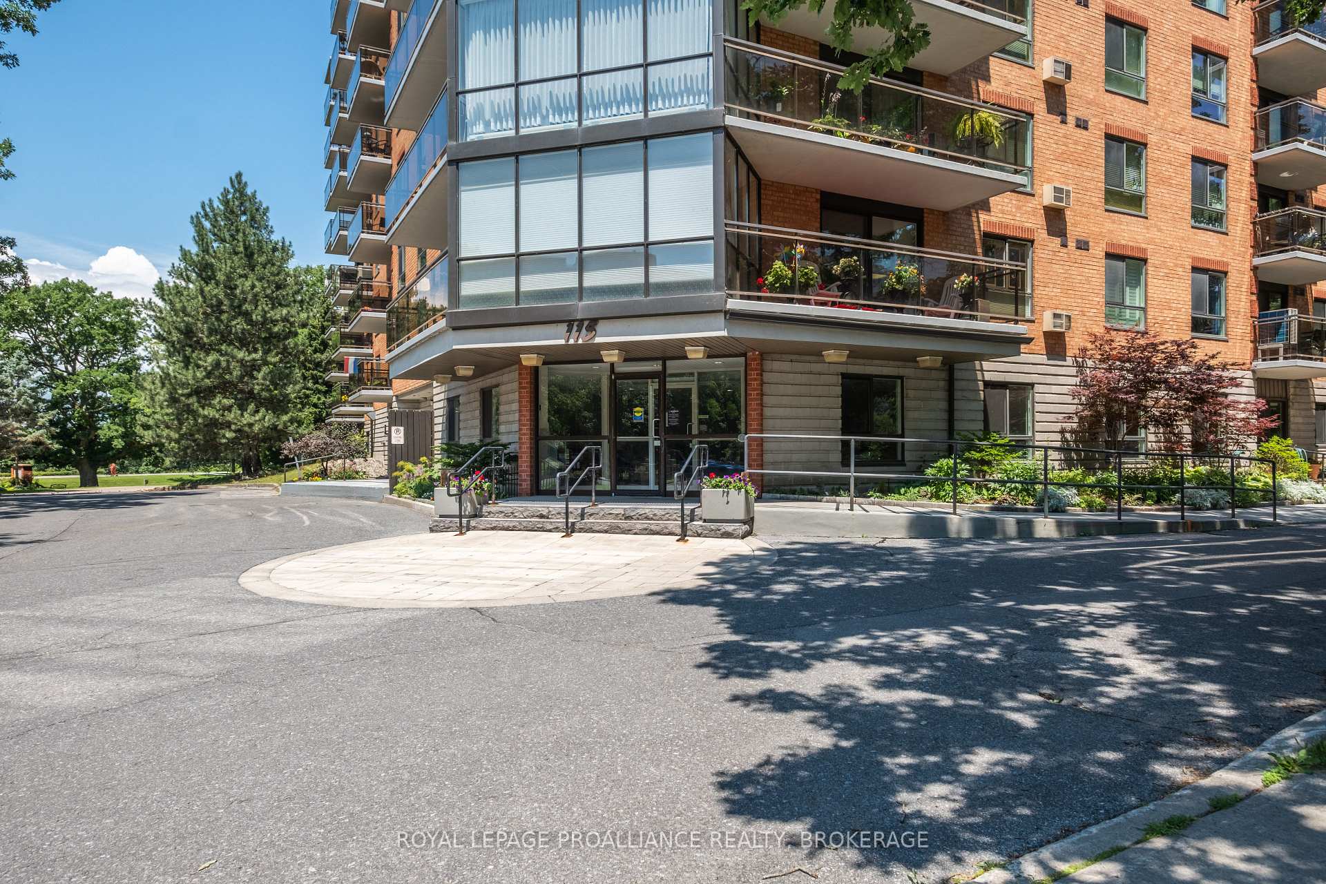 Photo 3 of Unit 408, 115 Barrett Court, Kingston, Kingston East (Incl Barret Crt) — HOMEH