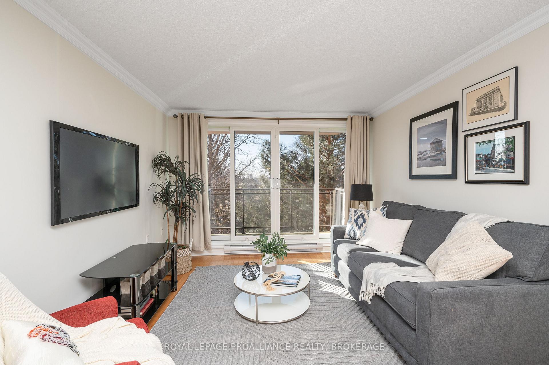 Photo 8 of Unit 408, 115 Barrett Court, Kingston, Kingston East (Incl Barret Crt) — HOMEH