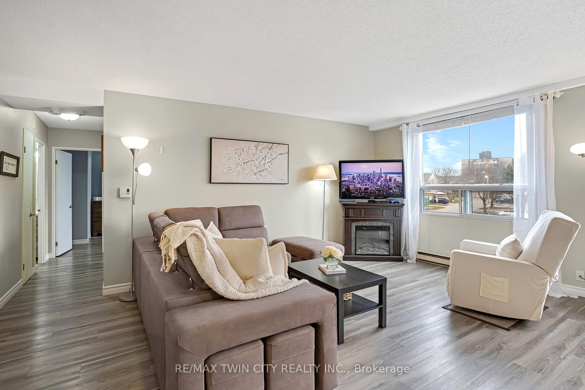 Photo 5 of Unit 202, 18 Holborn Court, Kitchener — HOMEH