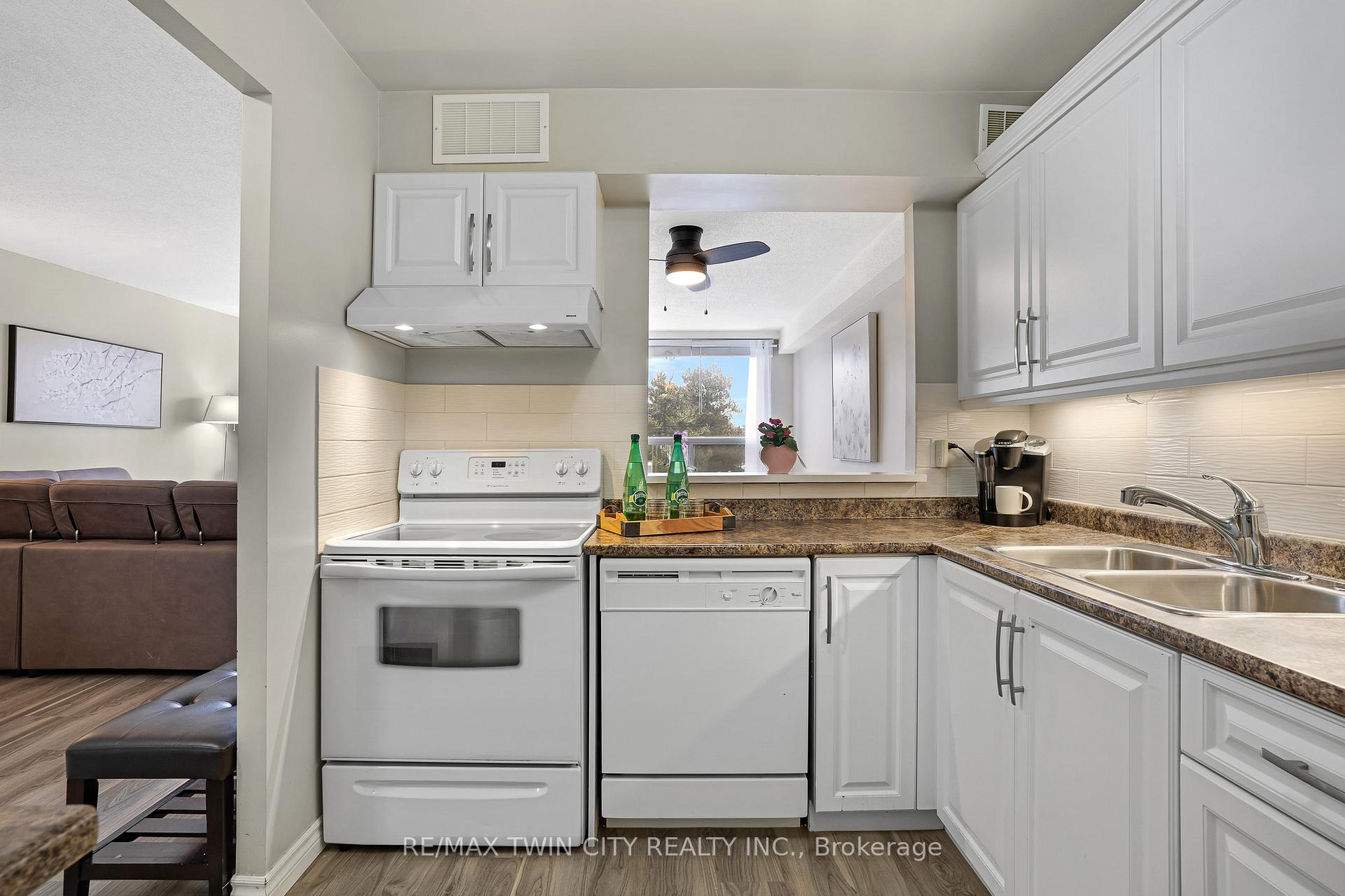 Photo 9 of Unit 202, 18 Holborn Court, Kitchener — HOMEH