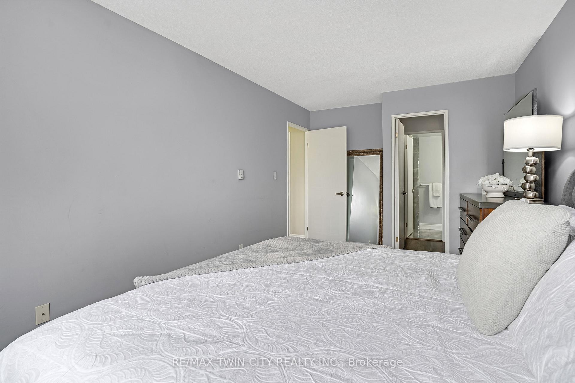 Photo 33 of Unit 202, 18 Holborn Court, Kitchener — HOMEH