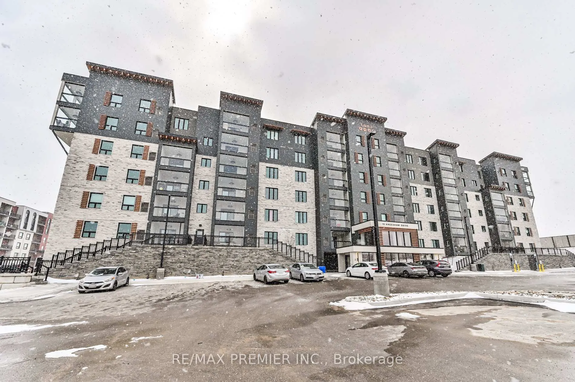 Photo 2 of Unit 603, 15 Kneeshaw Drive, Barrie, Rural Barrie Southeast — HOMEH