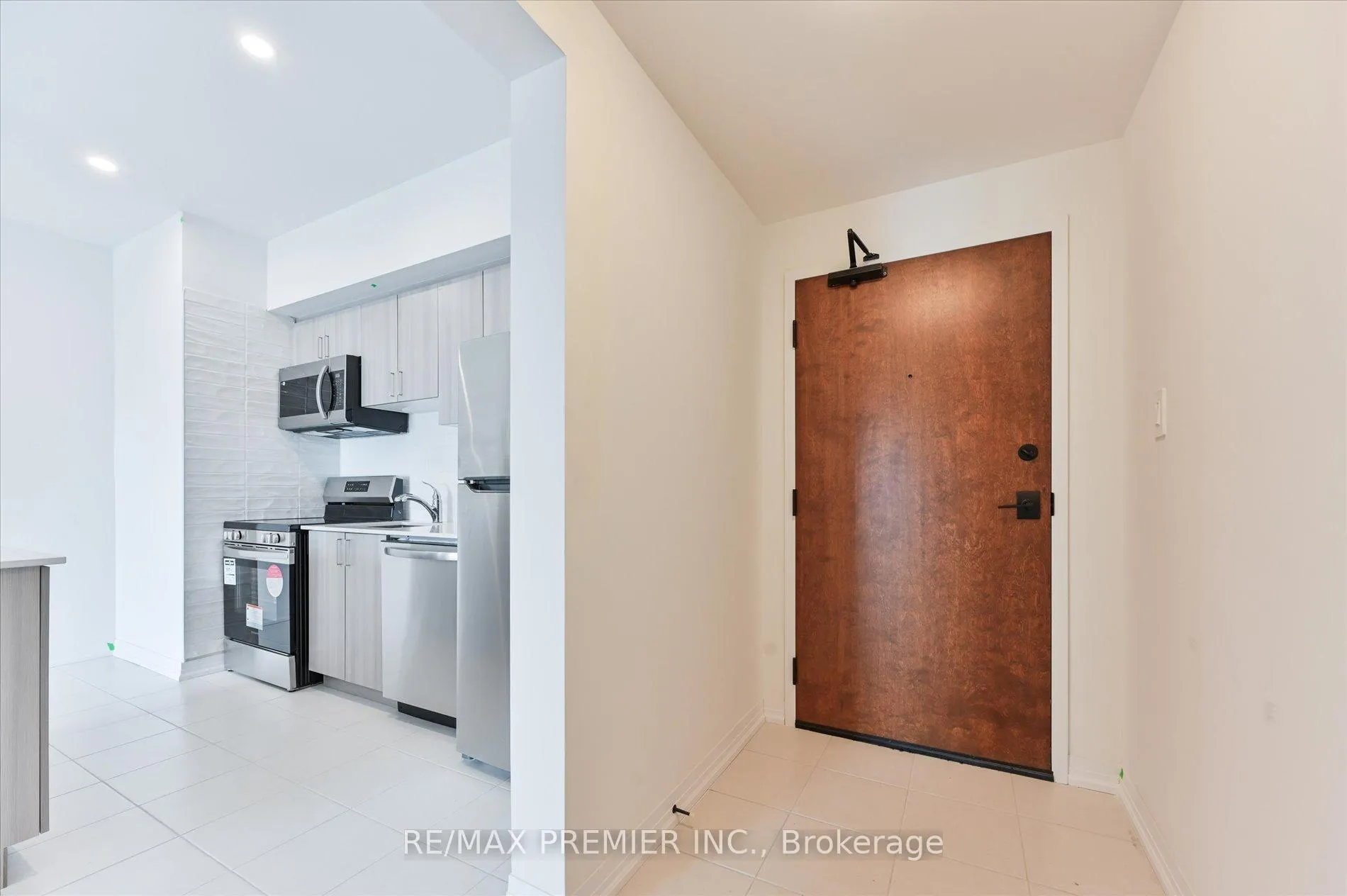 Photo 7 of Unit 603, 15 Kneeshaw Drive, Barrie, Rural Barrie Southeast — HOMEH