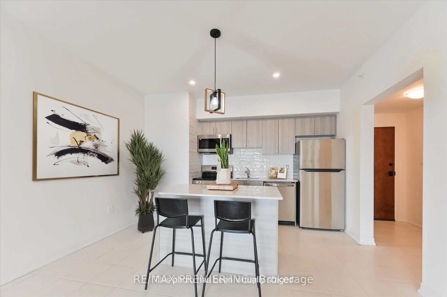 Photo 12 of Unit 603, 15 Kneeshaw Drive, Barrie, Rural Barrie Southeast — HOMEH