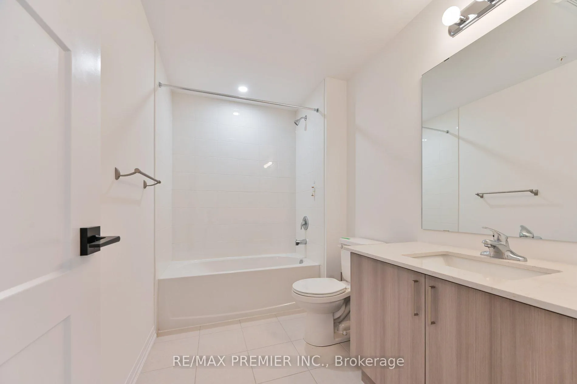 Photo 17 of Unit 603, 15 Kneeshaw Drive, Barrie, Rural Barrie Southeast — HOMEH