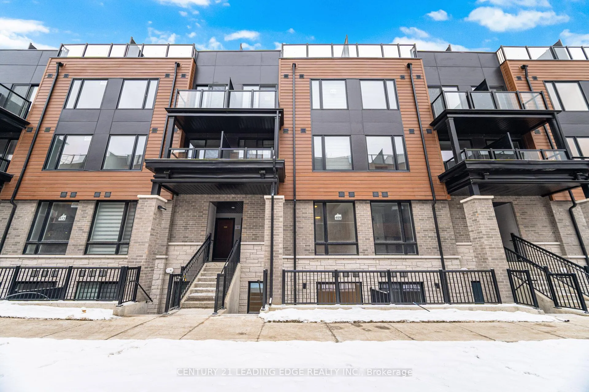 Front of Unit 9, 109 Marydale Avenue