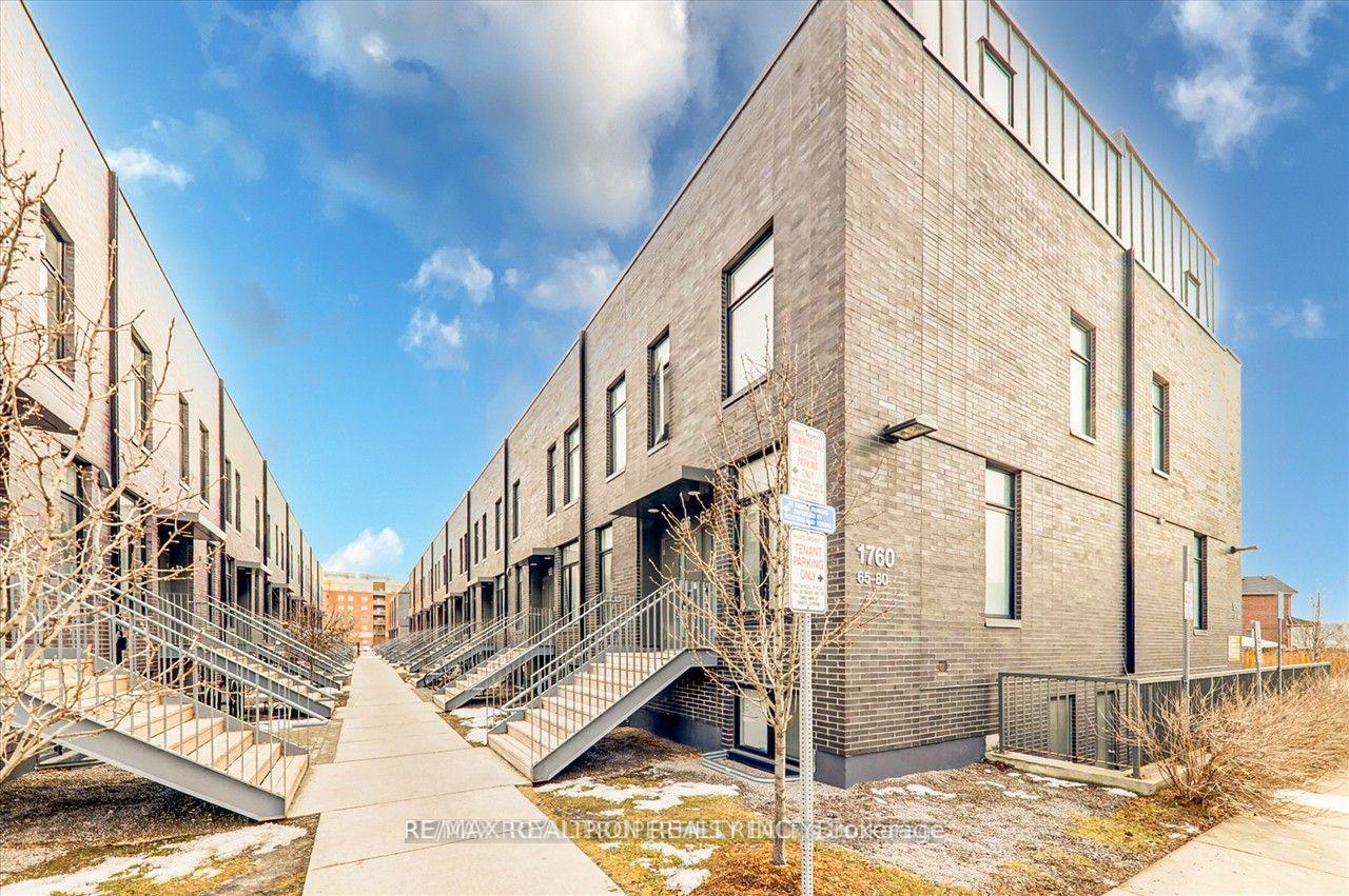 Front of Unit 74, 1760 Simcoe Street N
