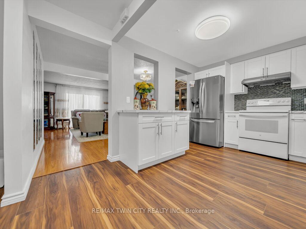 Photo 3 of Unit 21, 11 Grand River Boulevard, Kitchener — HOMEH
