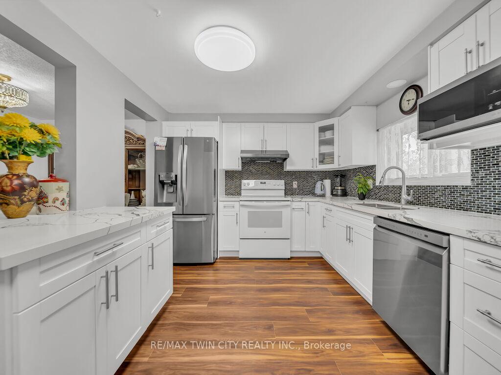 Photo 9 of Unit 21, 11 Grand River Boulevard, Kitchener — HOMEH