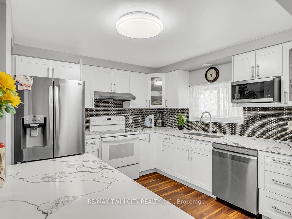 Photo 12 of Unit 21, 11 Grand River Boulevard, Kitchener — HOMEH