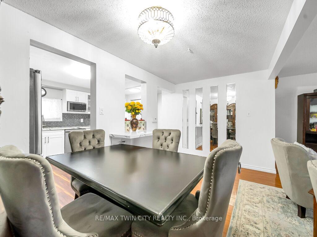 Photo 14 of Unit 21, 11 Grand River Boulevard, Kitchener — HOMEH