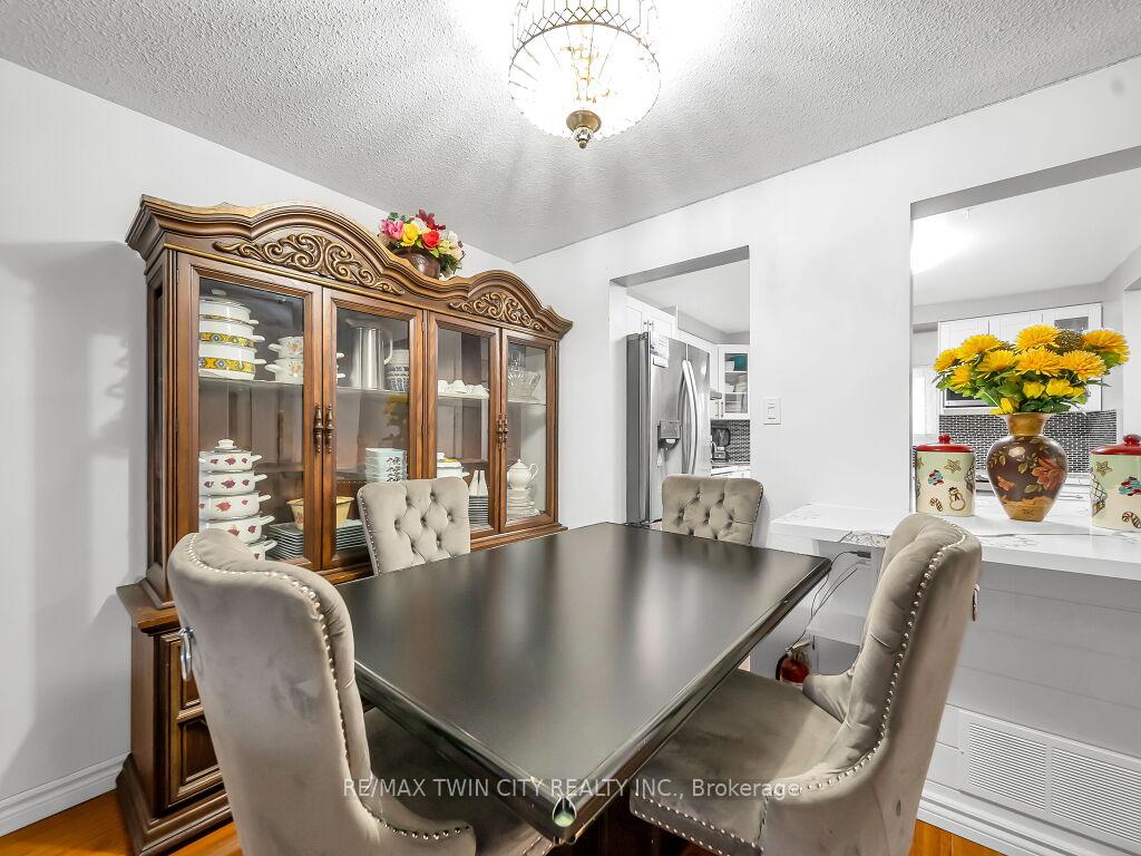 Photo 15 of Unit 21, 11 Grand River Boulevard, Kitchener — HOMEH