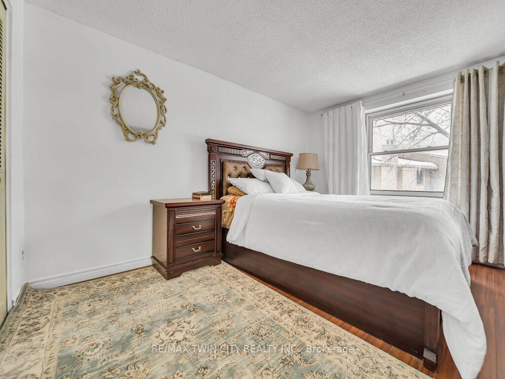 Photo 19 of Unit 21, 11 Grand River Boulevard, Kitchener — HOMEH