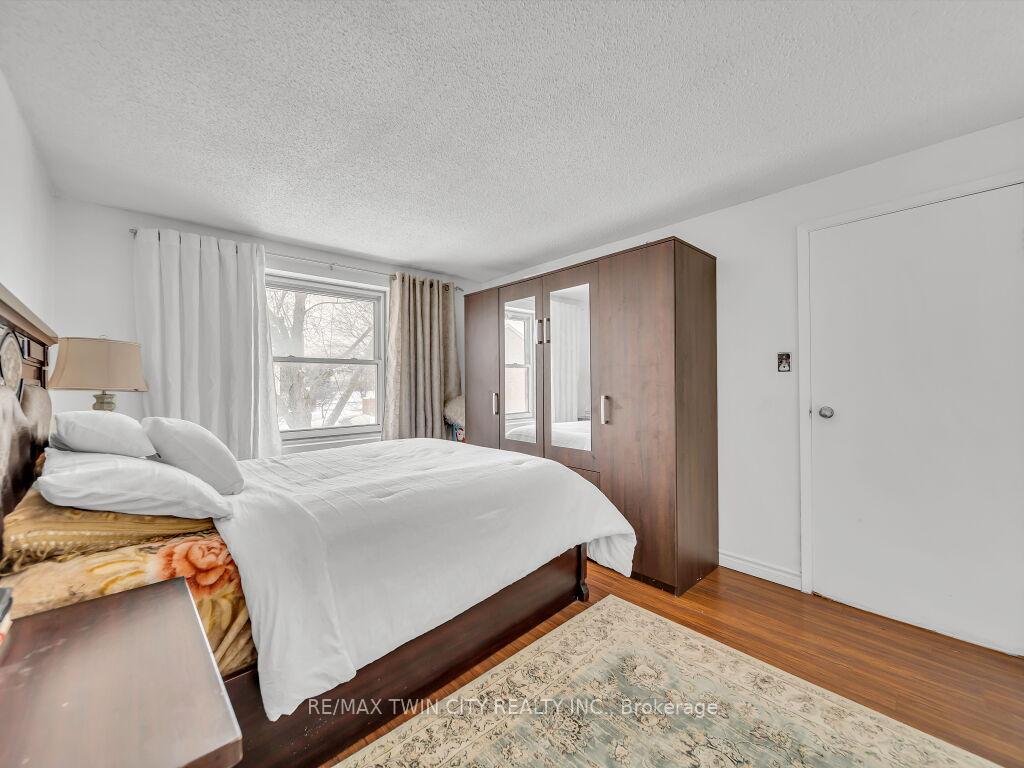 Photo 20 of Unit 21, 11 Grand River Boulevard, Kitchener — HOMEH