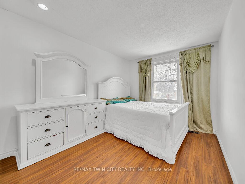 Photo 21 of Unit 21, 11 Grand River Boulevard, Kitchener — HOMEH