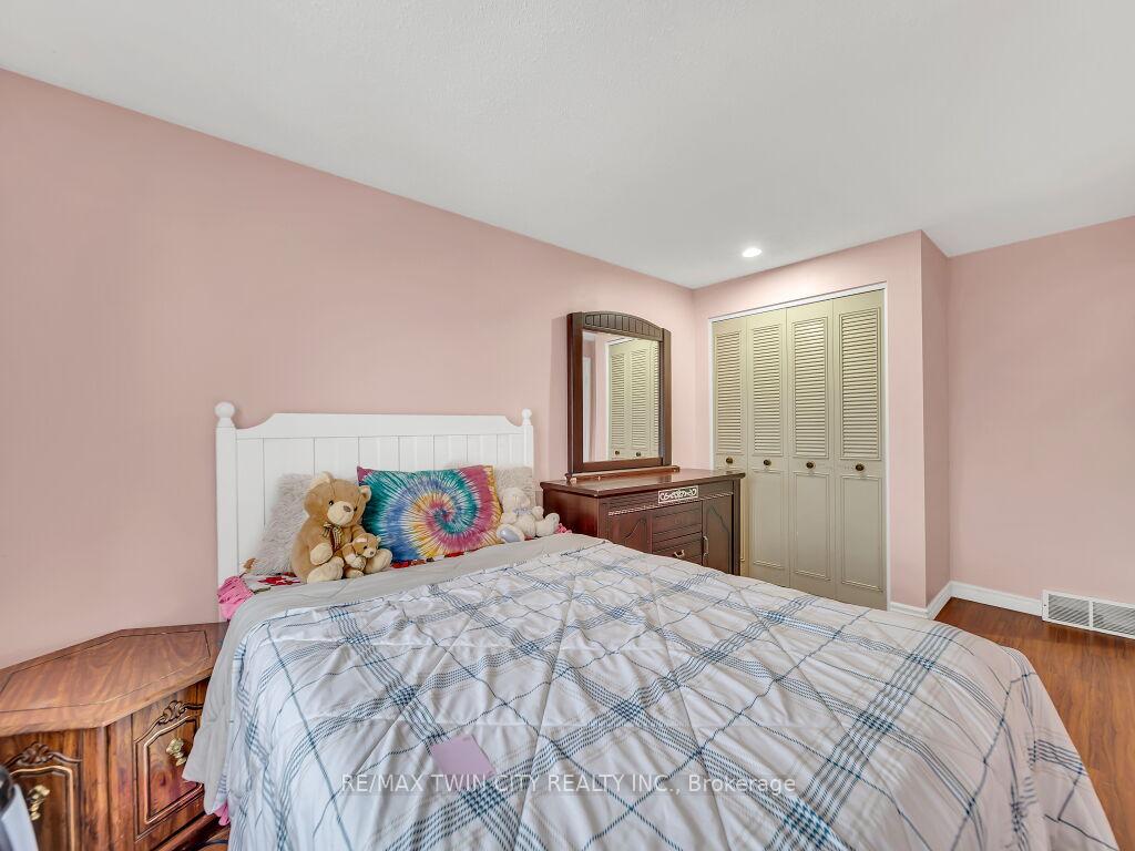 Photo 25 of Unit 21, 11 Grand River Boulevard, Kitchener — HOMEH