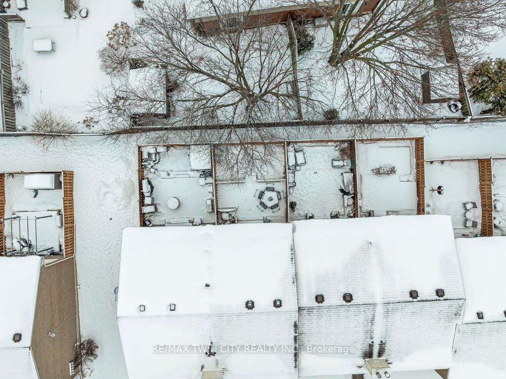 Photo 36 of Unit 21, 11 Grand River Boulevard, Kitchener — HOMEH