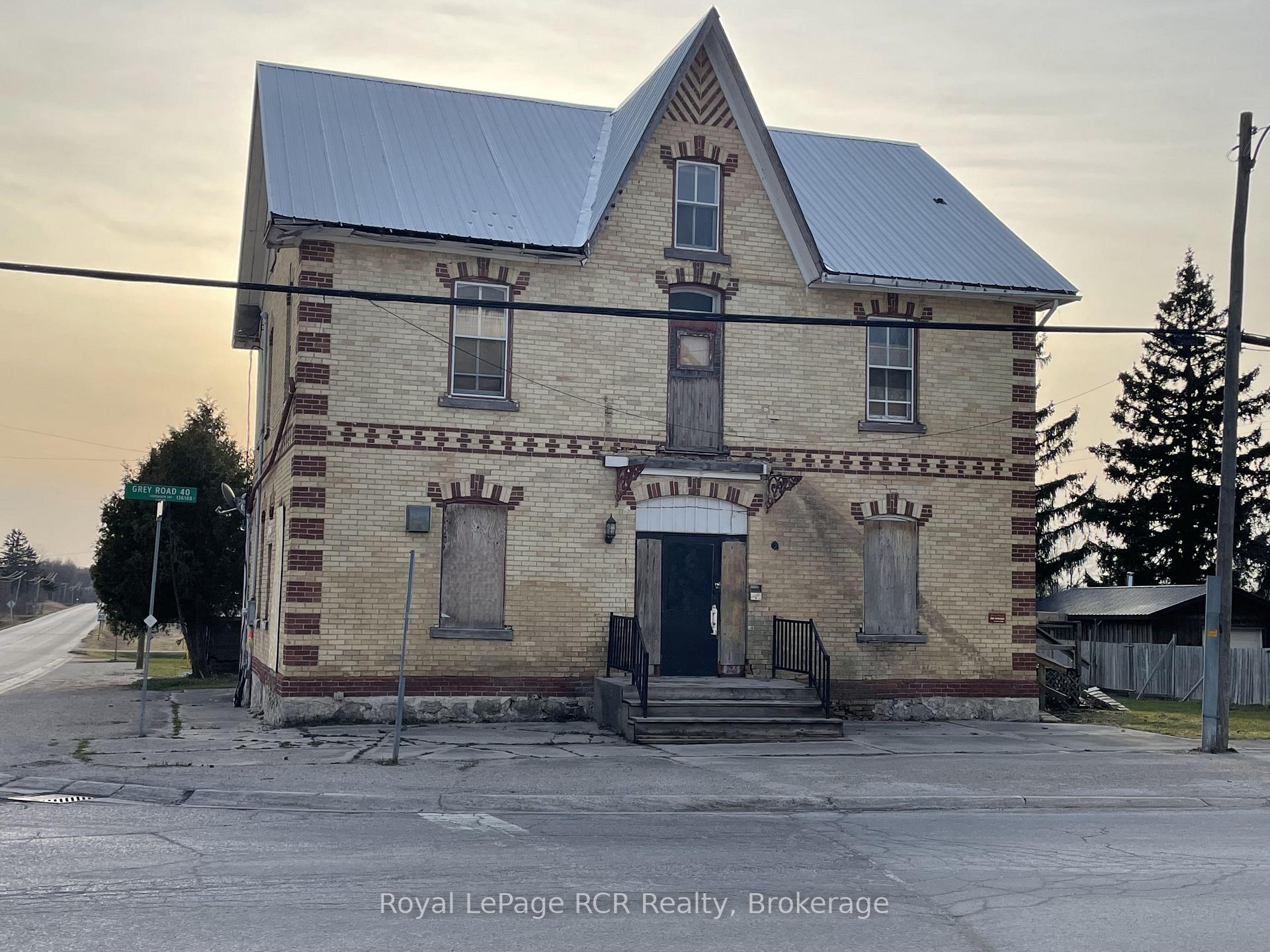 Photo 2 of 136188 Grey Rd 40, Chatsworth — HOMEH