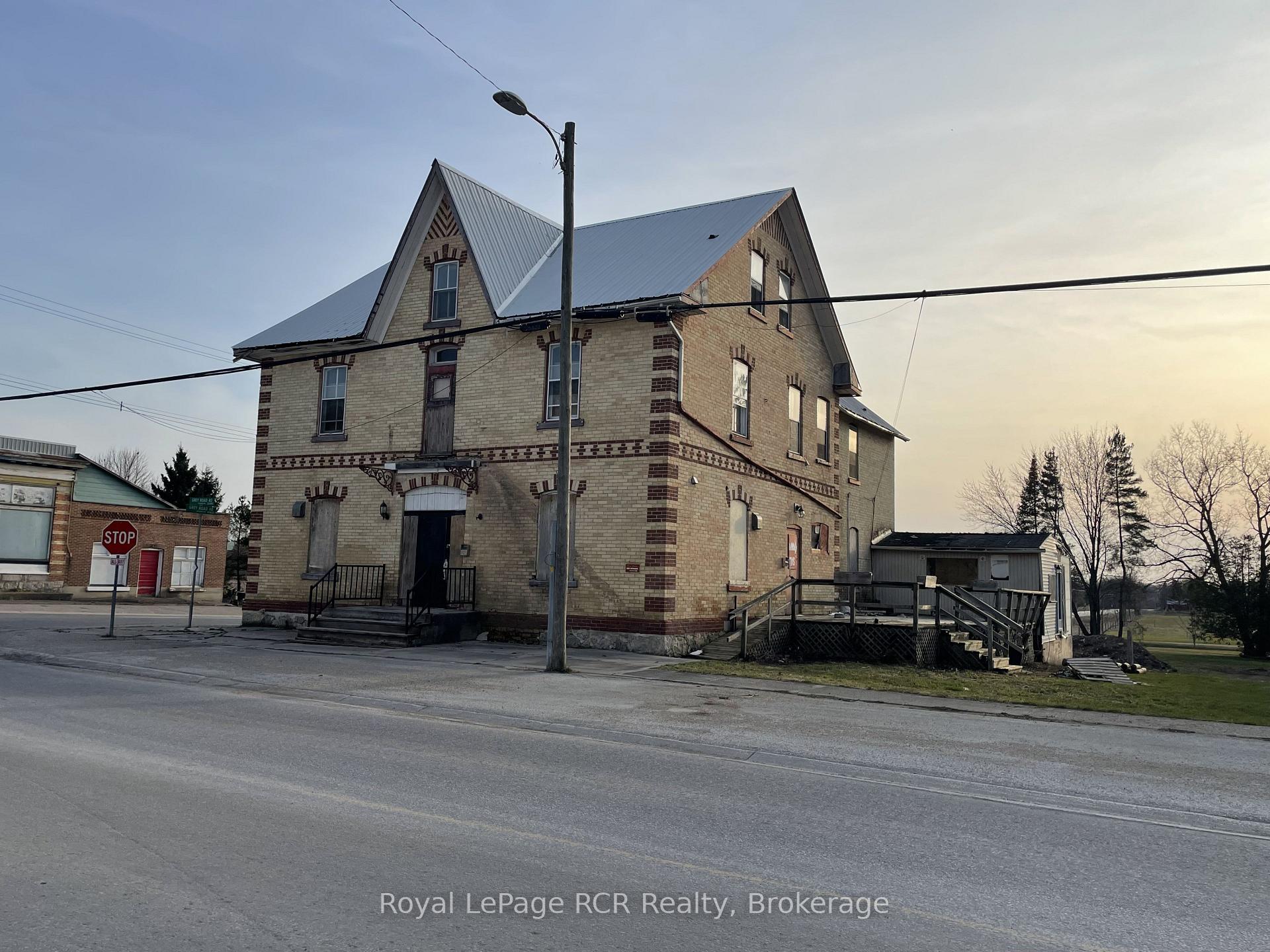 Photo 3 of 136188 Grey Rd 40, Chatsworth — HOMEH