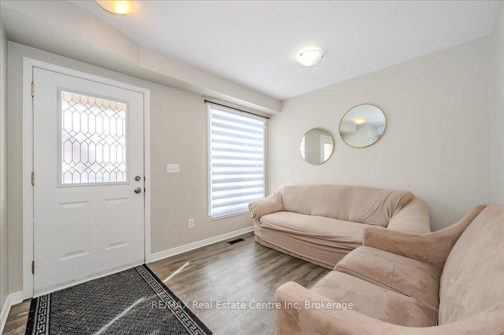 Photo 2 of Unit 15, 142 York Road, Guelph, St. Patrick's Ward — HOMEH