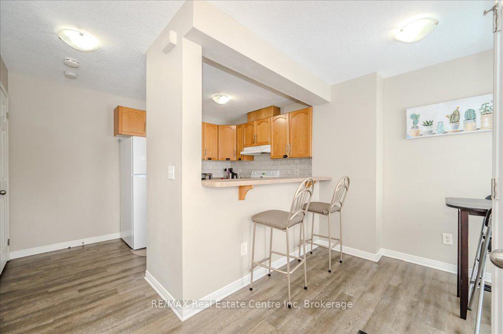 Photo 4 of Unit 15, 142 York Road, Guelph, St. Patrick's Ward — HOMEH