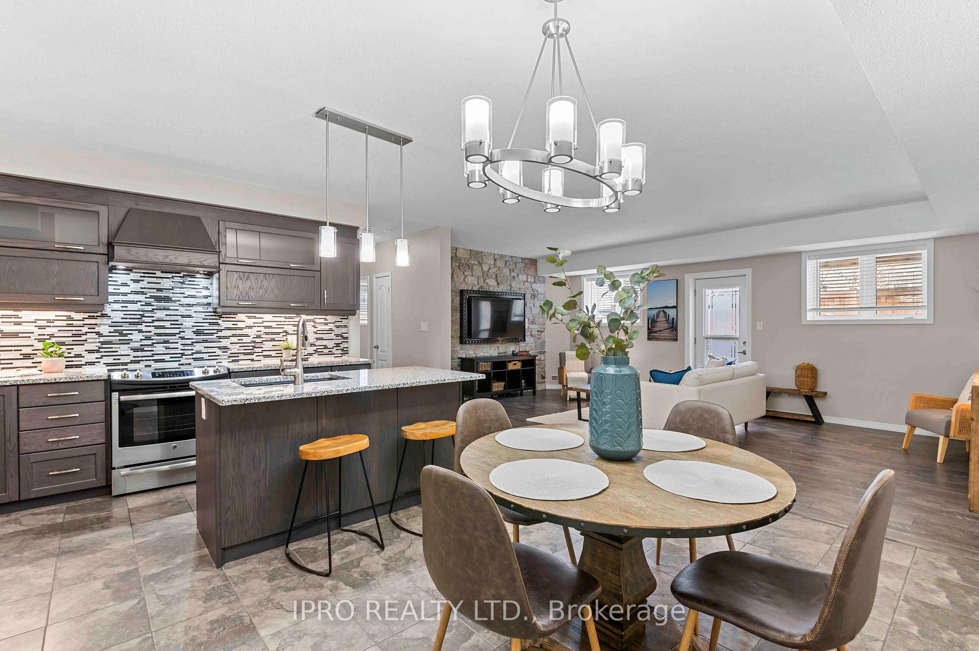 Photo 3 of Unit B, 201 Rachel Crescent, Kitchener, Huron Park — HOMEH