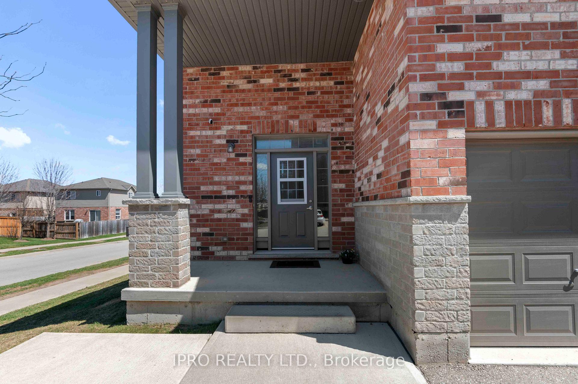Photo 4 of Unit B, 201 Rachel Crescent, Kitchener, Huron Park — HOMEH