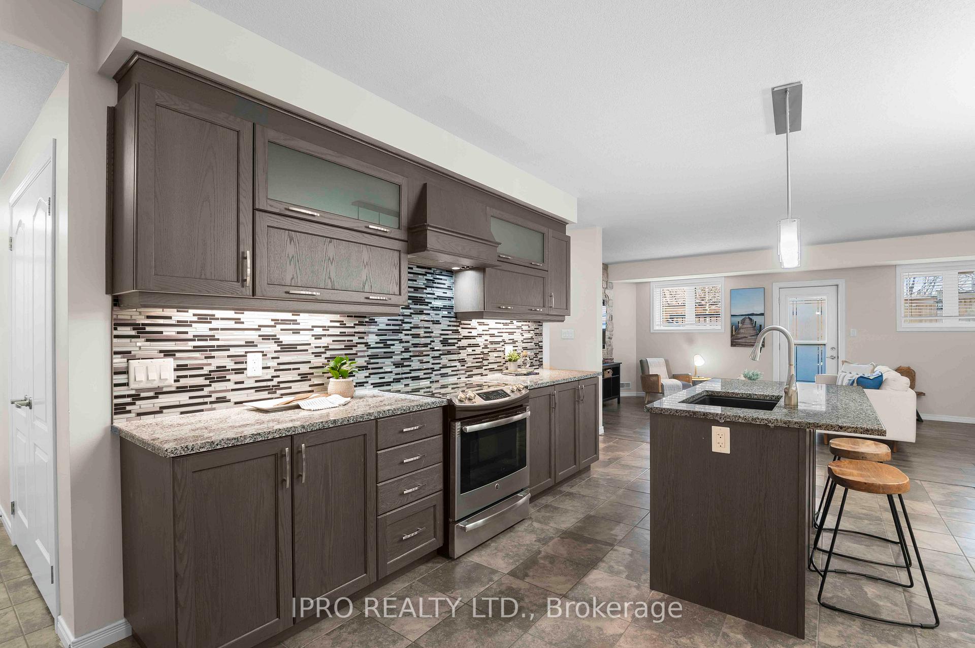 Photo 12 of Unit B, 201 Rachel Crescent, Kitchener, Huron Park — HOMEH