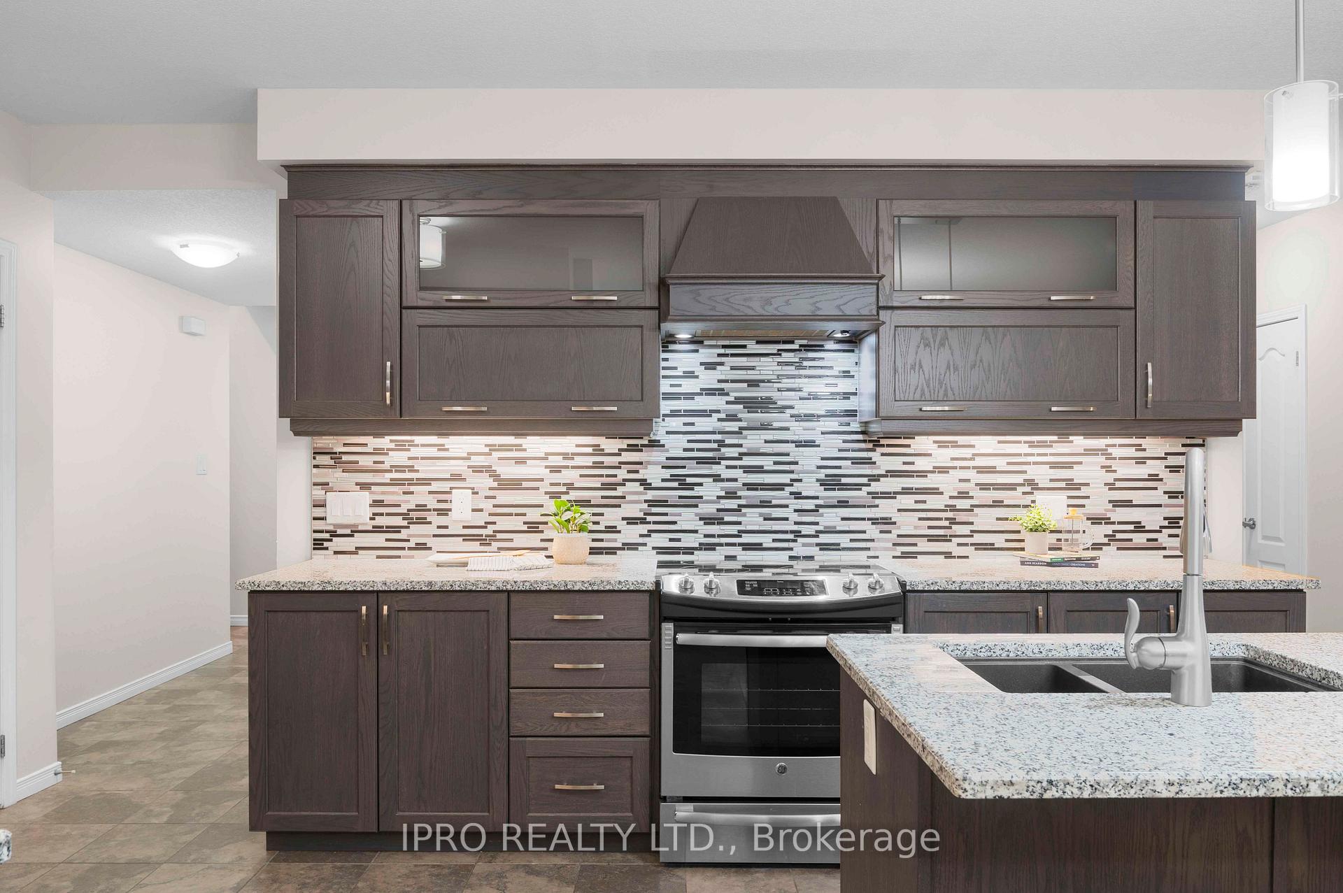 Photo 14 of Unit B, 201 Rachel Crescent, Kitchener, Huron Park — HOMEH