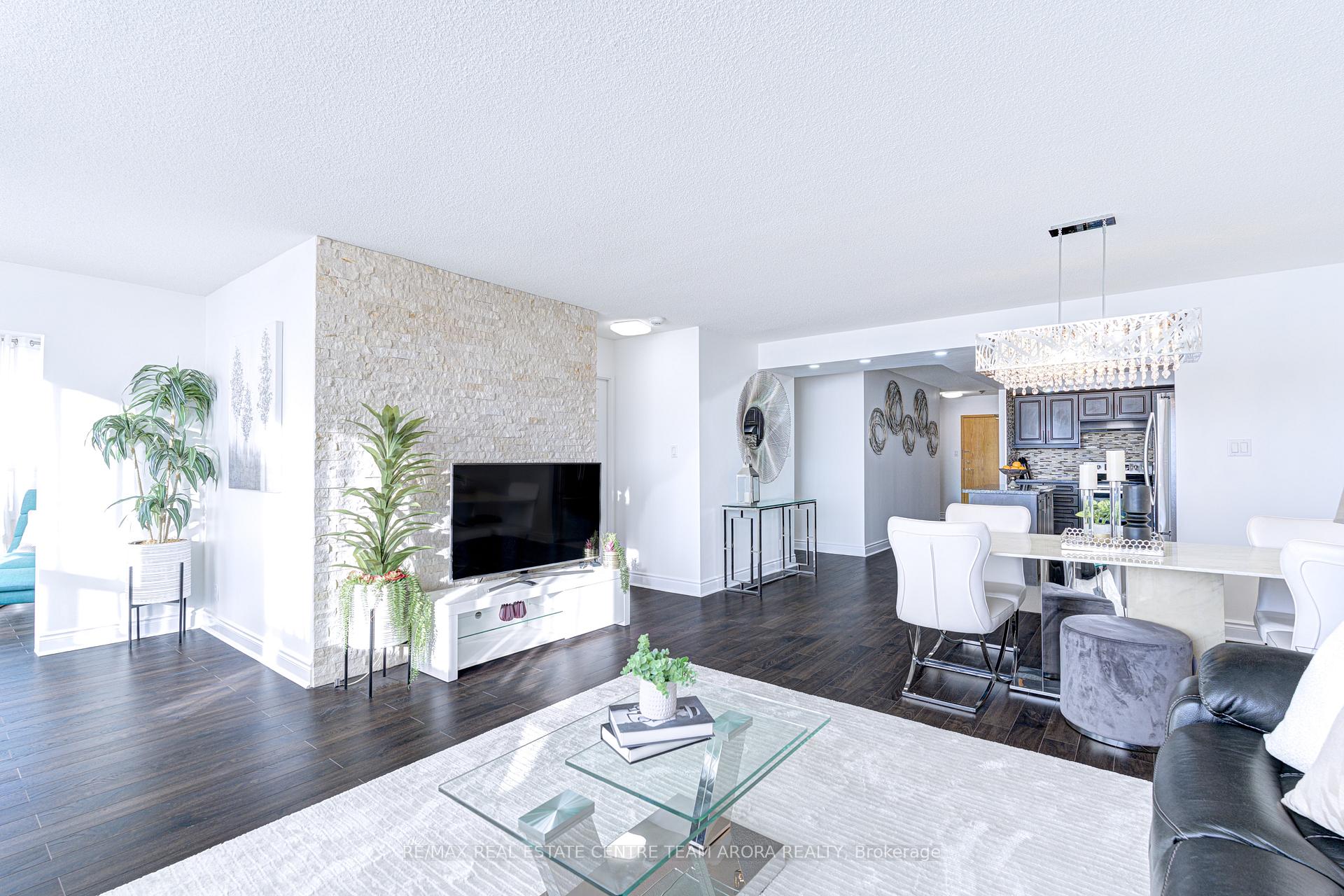 Photo 5 of Unit 2203, 195 Wynford Drive, Toronto, Flemingdon Park — HOMEH