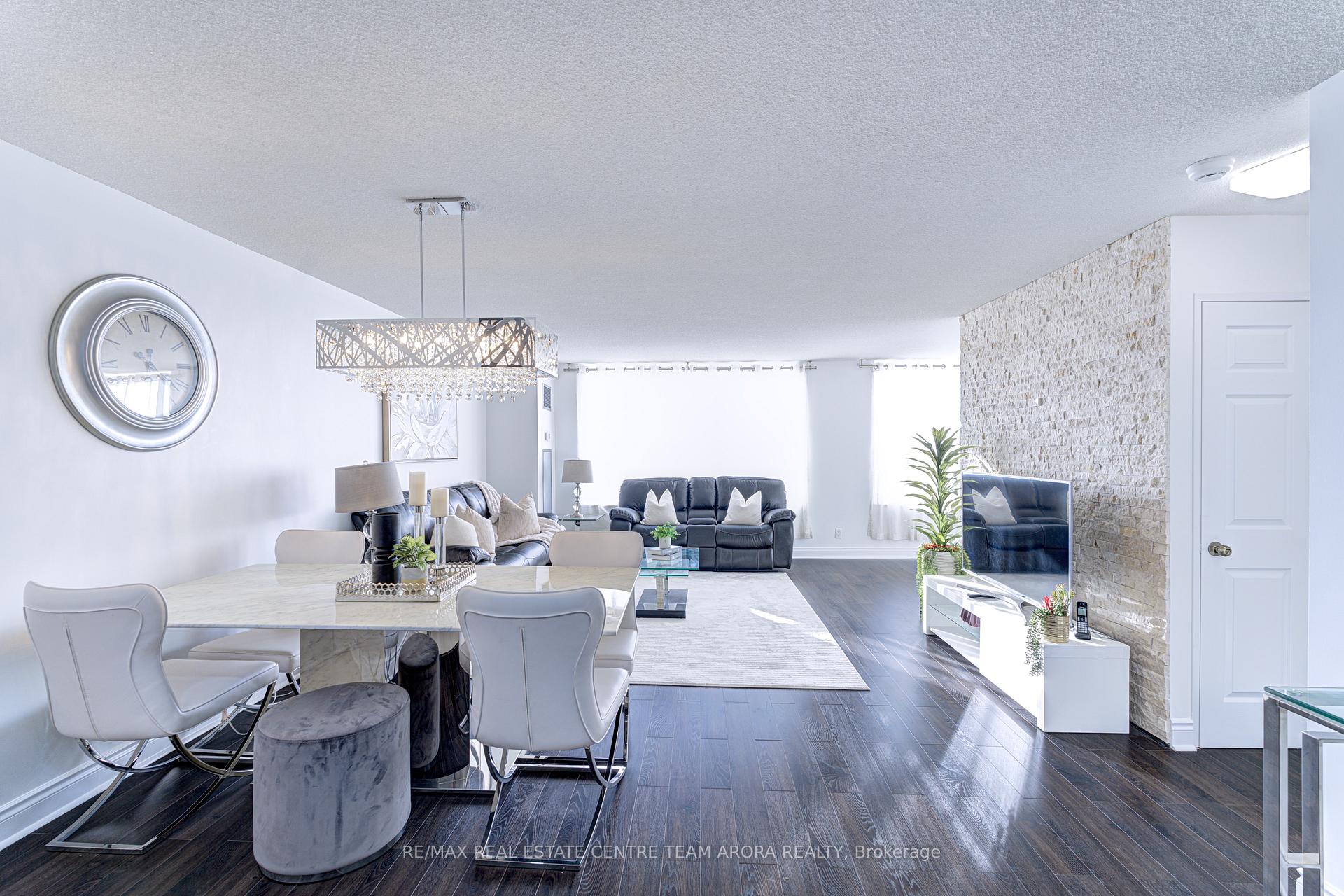 Photo 6 of Unit 2203, 195 Wynford Drive, Toronto, Flemingdon Park — HOMEH