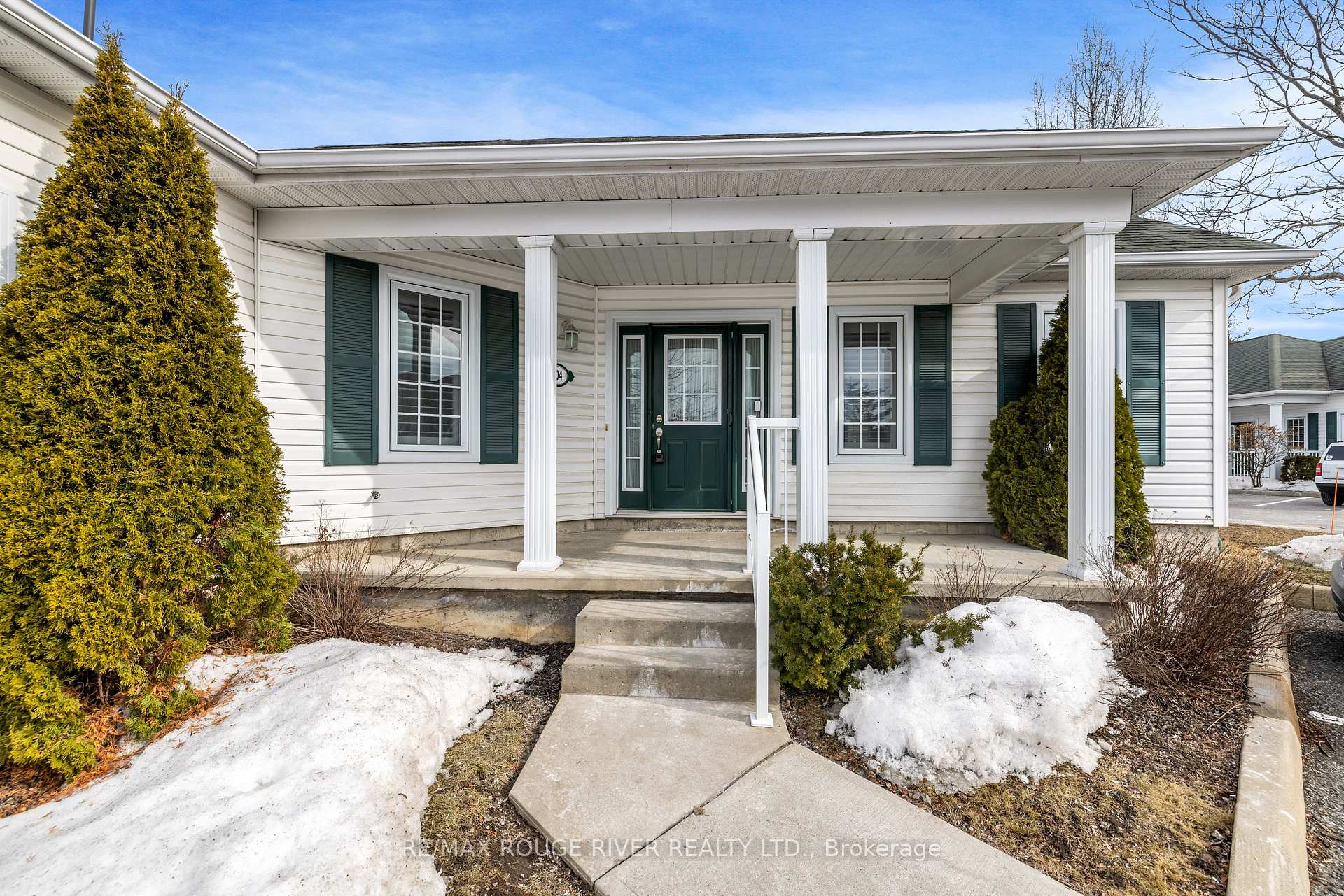 Front of Unit 804, 325 Densmore Road