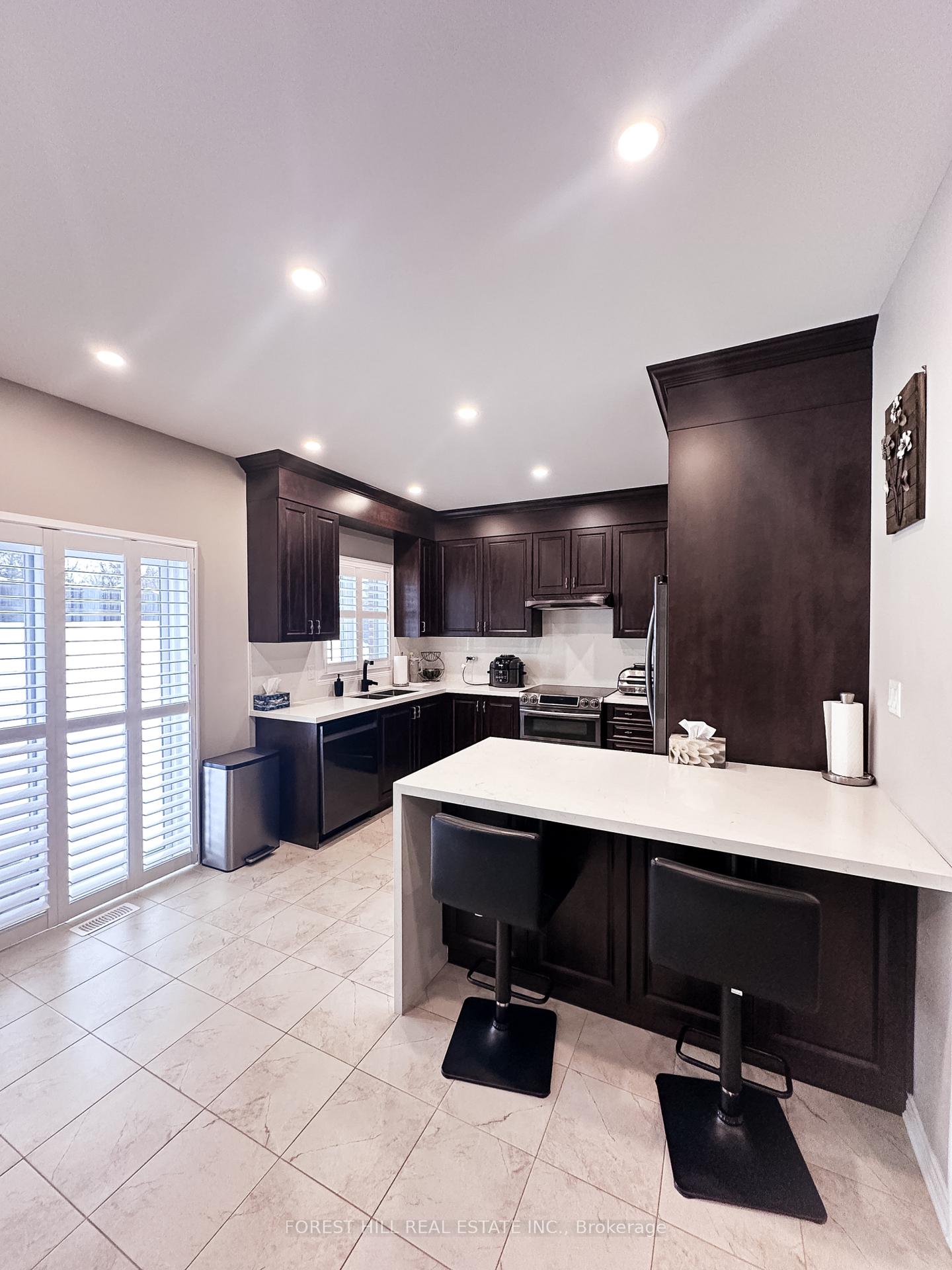 Photo 5 of 92 Terry Clayton Avenue, Brock, Beaverton — HOMEH