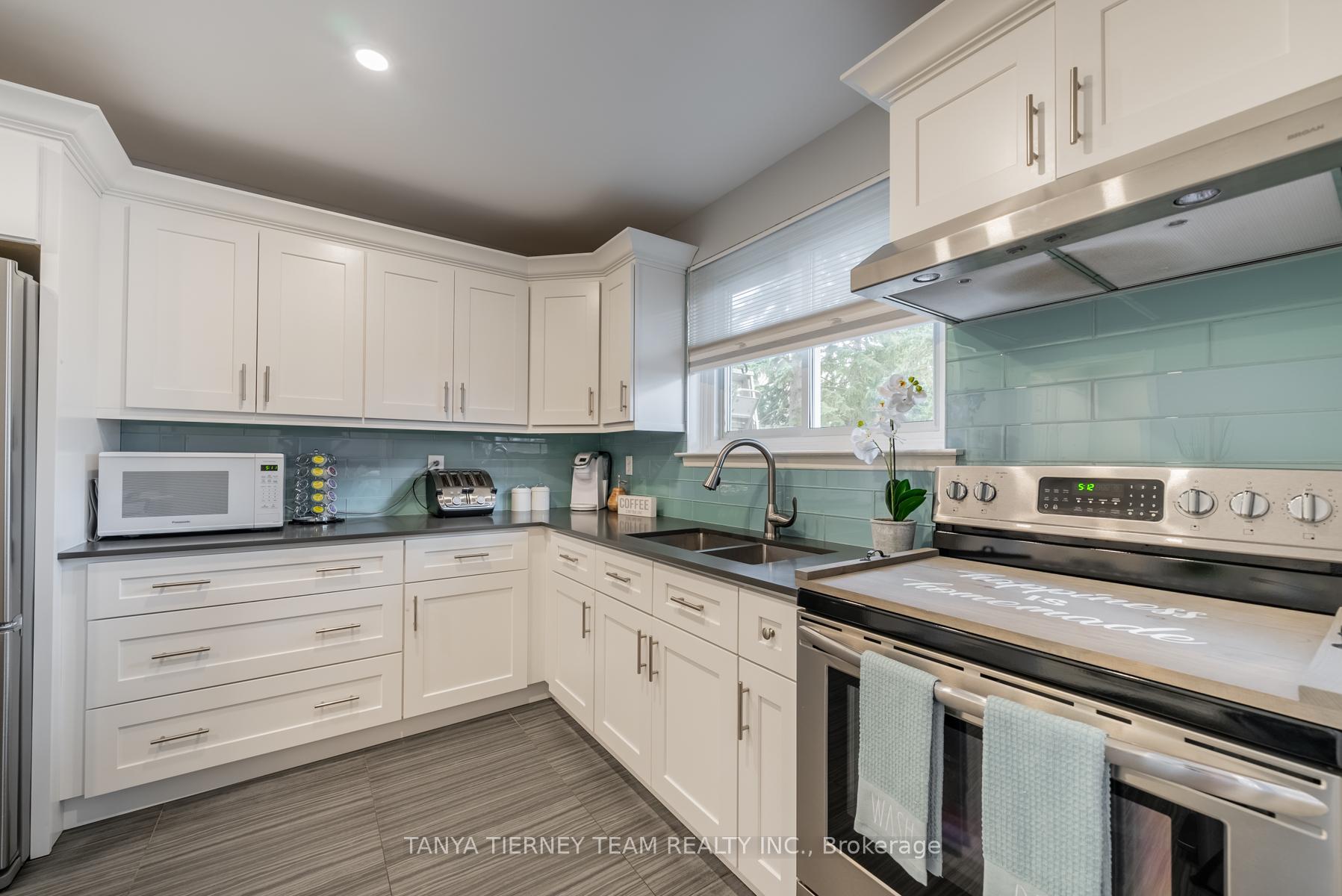 Photo 7 of Unit 24, 120 Nonquon Road, Oshawa, Centennial — HOMEH
