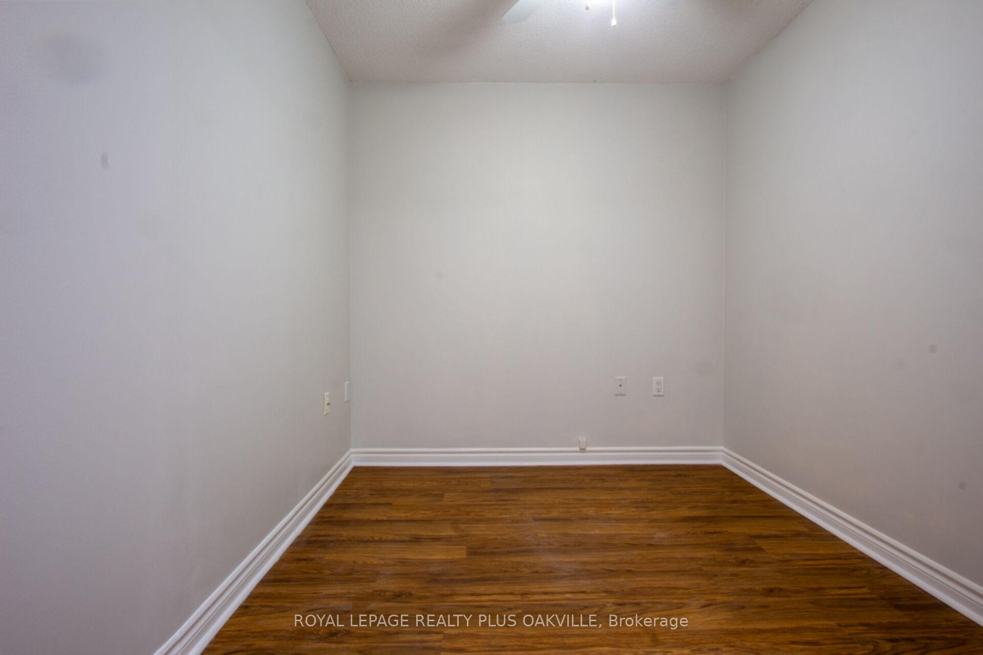 Photo 7 of Unit 1215, 100 Burloak Drive, Burlington, Appleby — HOMEH