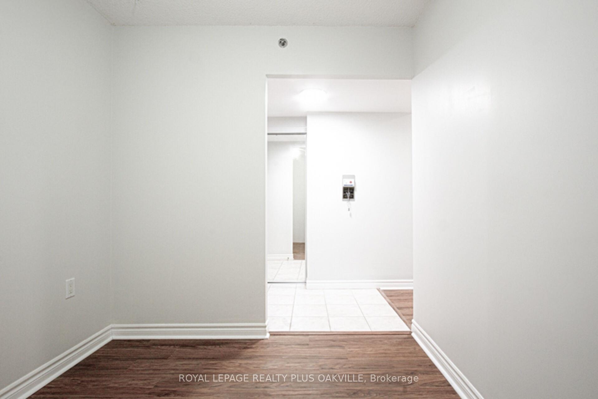 Photo 8 of Unit 1215, 100 Burloak Drive, Burlington, Appleby — HOMEH