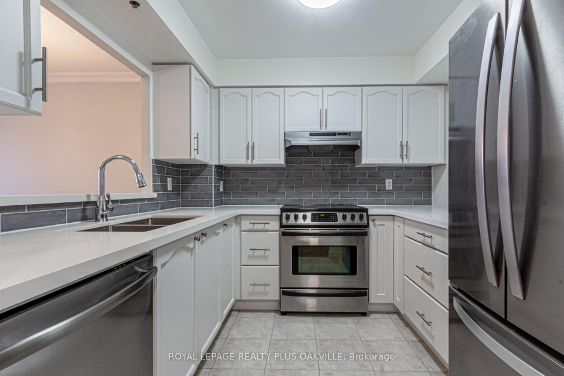 Photo 10 of Unit 1215, 100 Burloak Drive, Burlington, Appleby — HOMEH