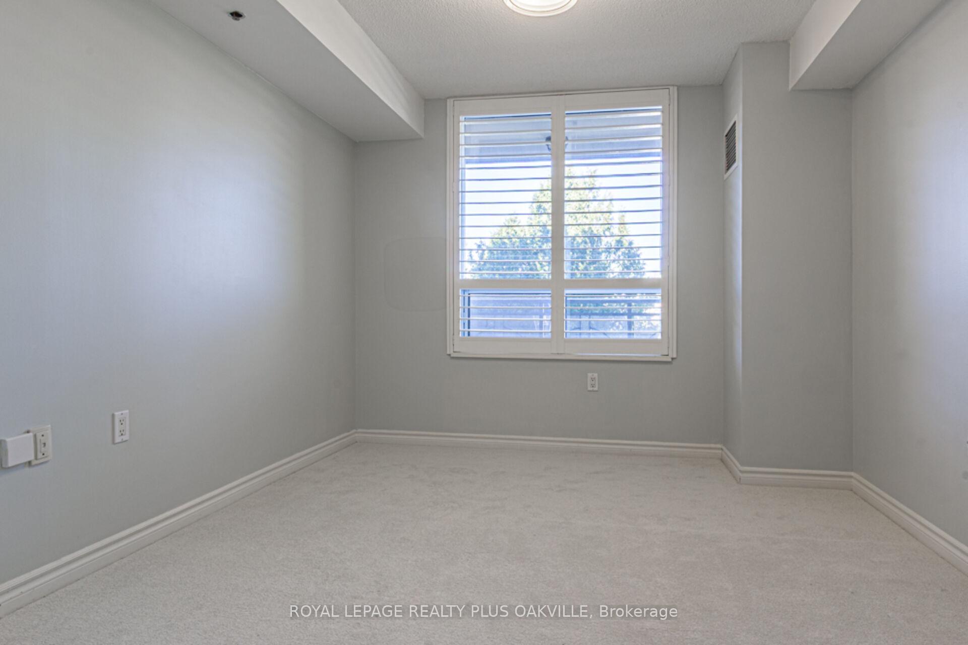 Photo 13 of Unit 1215, 100 Burloak Drive, Burlington, Appleby — HOMEH