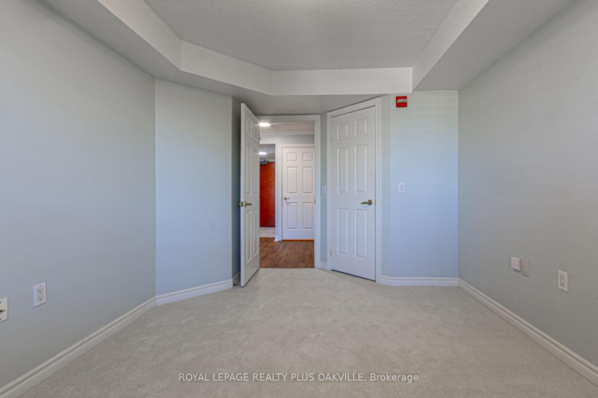 Photo 14 of Unit 1215, 100 Burloak Drive, Burlington, Appleby — HOMEH